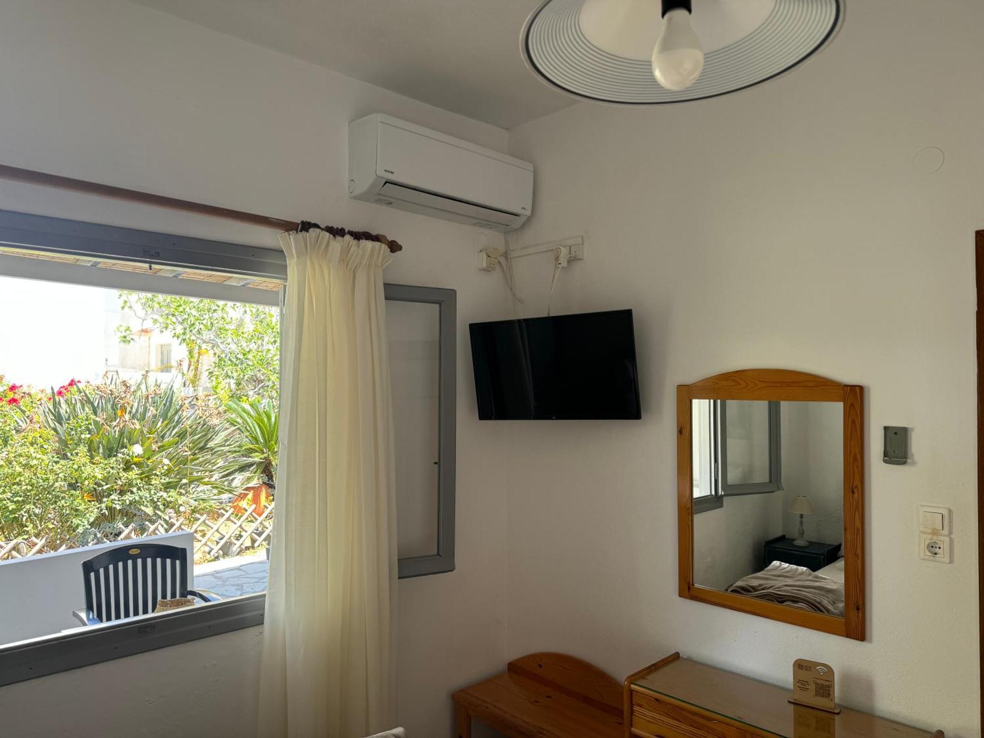Akti Rooms And Studios Ливадион Экстерьер фото